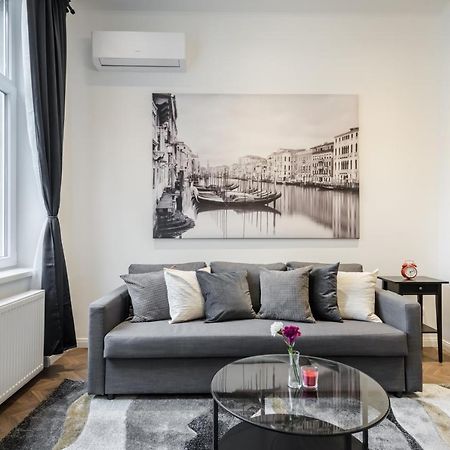 Bpr Sirius Suite With A/C Будапеща Екстериор снимка