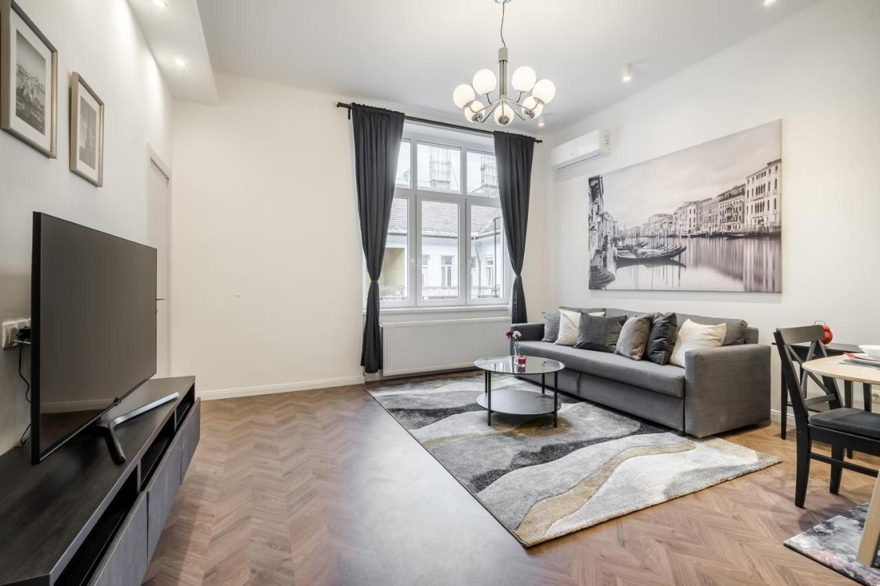 Bpr Sirius Suite With A/C Будапеща Екстериор снимка